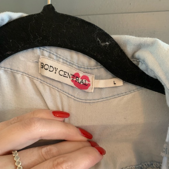 💙Blue Lace Buttonup💙 - Picture 2 of 6